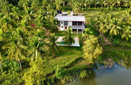 Deluxe Double Room with Lake View